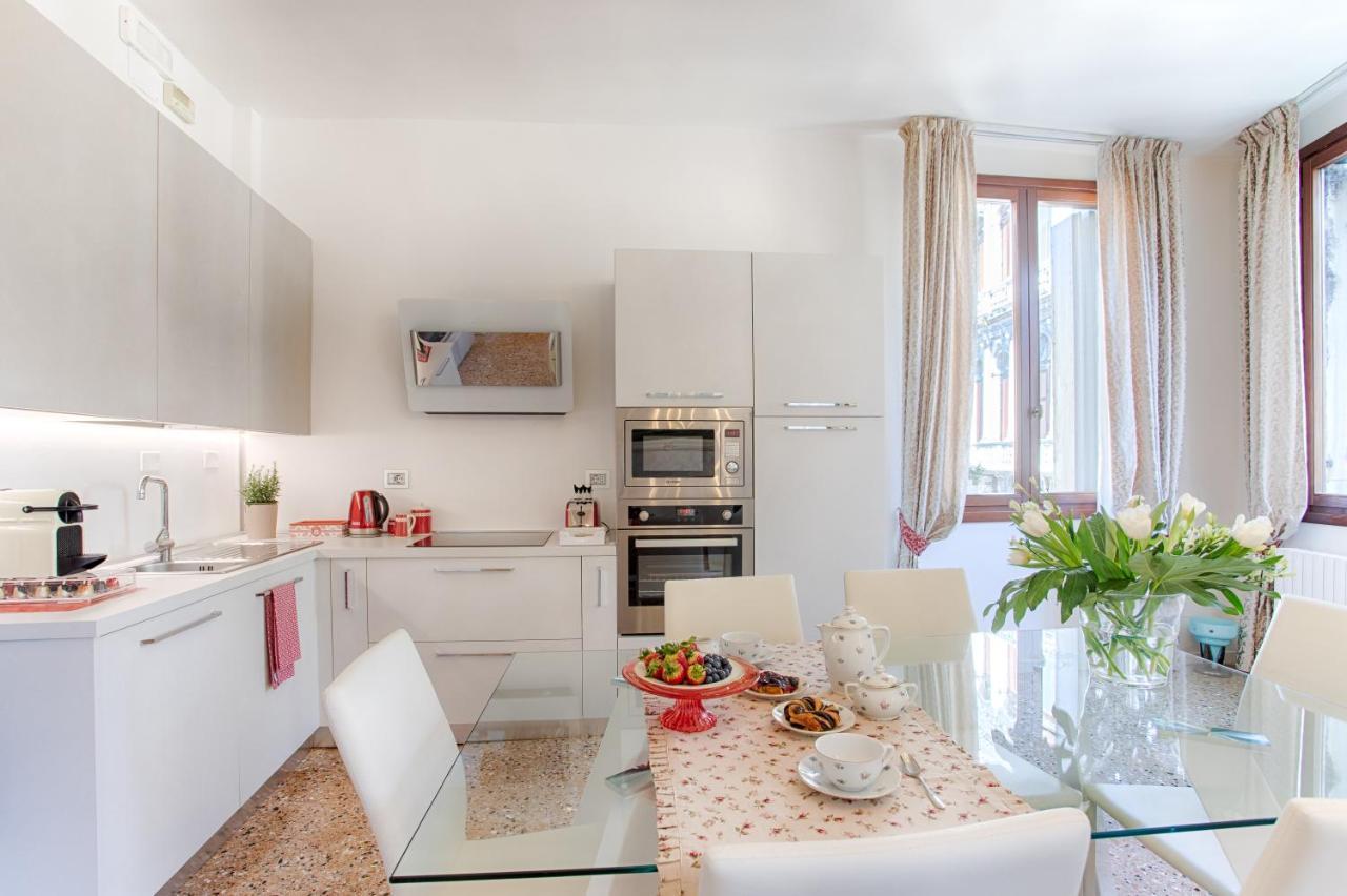 Apartament Perla Con Vista Canale
